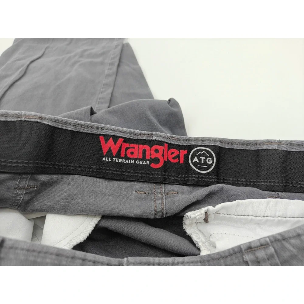 Wrangler ATG Mens Charcoal Gray Cargo Pants 34x32 Stretch All Terrain Gear